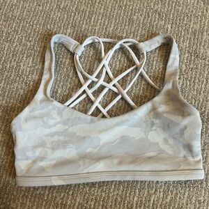 Lululemon free to be wild bra
